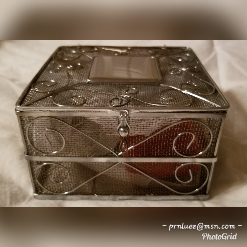 Things Remembered Square Candle Basket - Picture 1 of 4